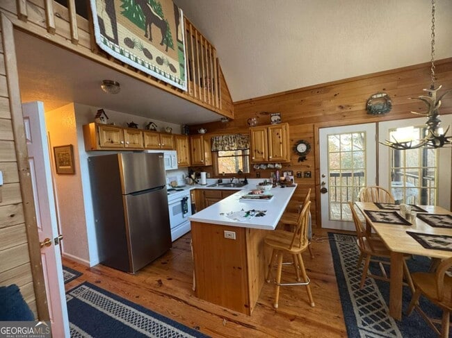 Building Photo - 664 Fox Run Dr