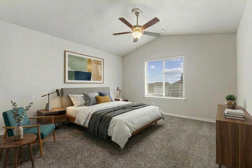 Building Photo - 1661 Northcroft Dr