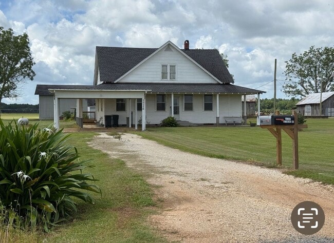 Primary Photo - Charming Country Farmhouse in Elberta!