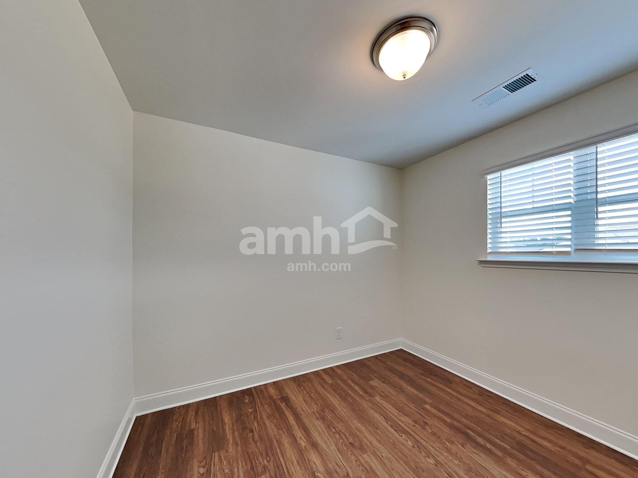 Building Photo - 109 Twin River Dr