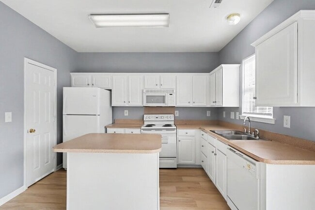 Building Photo - 1231 Joannas Ct