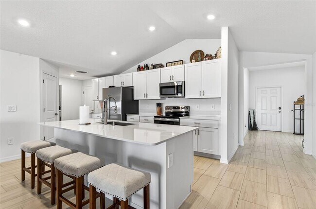 Building Photo - 15217 Zircon Red Dr