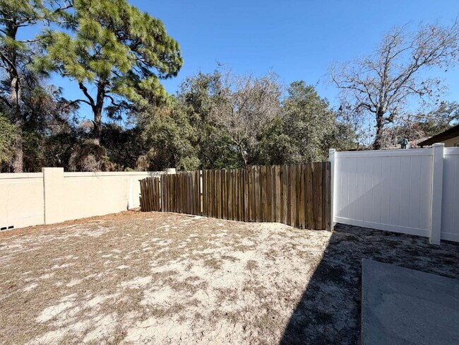 Building Photo - 7419 Canterbury St