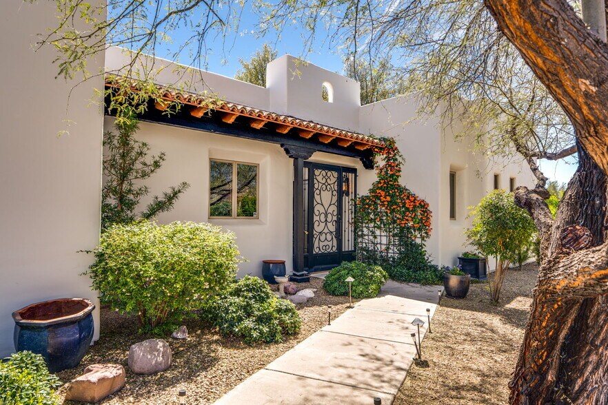 Building Photo - 42 Calle Maria Elena