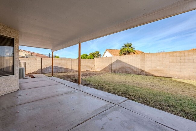 Building Photo - Beautifully Updated 4-Bedroom Home with Easy Access to Loop 101!