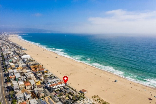 Building Photo - 716 The Strand