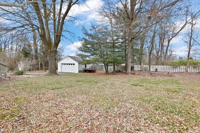 Building Photo - 6-Bedroom Rental Near TCNJ | Spacious Layout, Parking, Yard & Deck