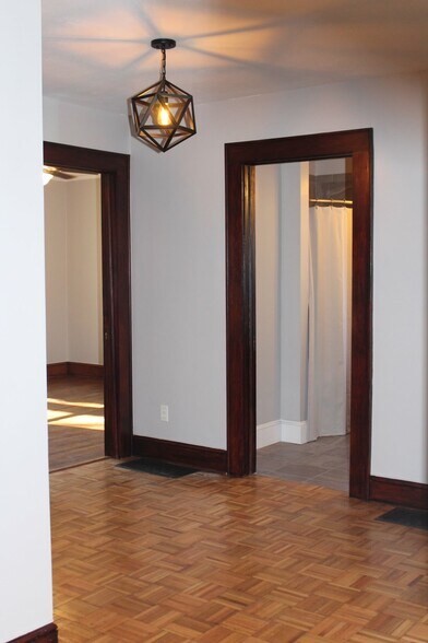 Building Photo - 361 W Wilson Ave