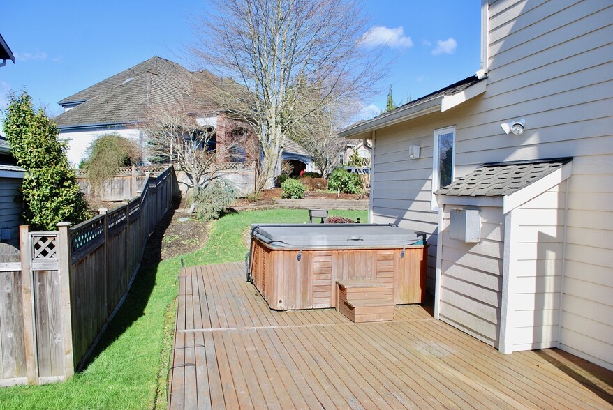 Building Photo - Beautiful views at this Marysville home
