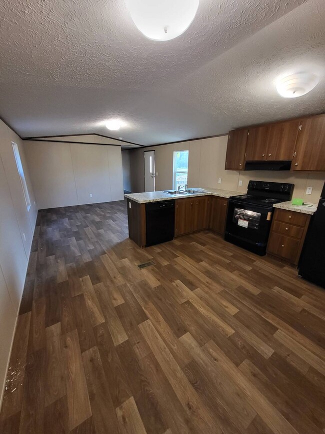 Building Photo - 1549 Delmar Dr