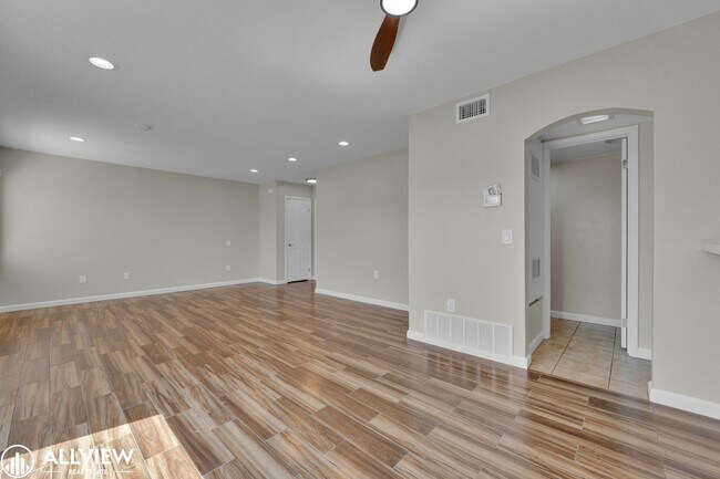 Building Photo - Beautifully Renovated 2-Bedroom Corner Tow...