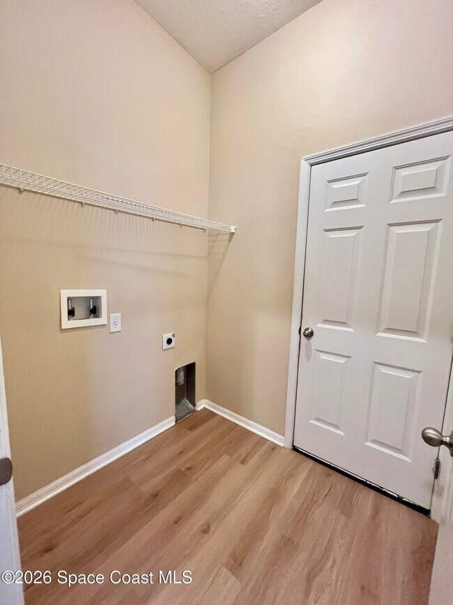 Building Photo - 441 Loxley Ct