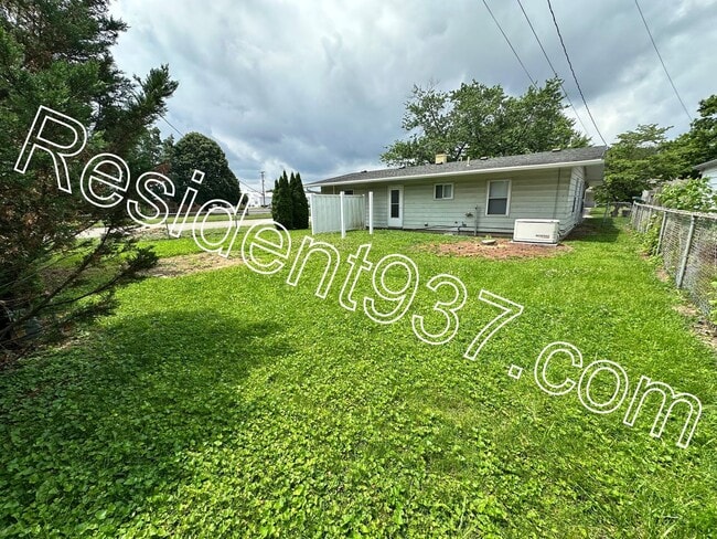 Building Photo - Updated 3 Bed 1 bath Home