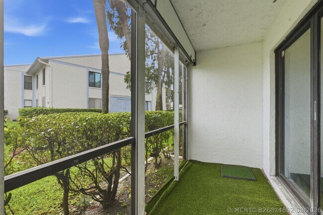 Building Photo - 1104 Green Pine Blvd
