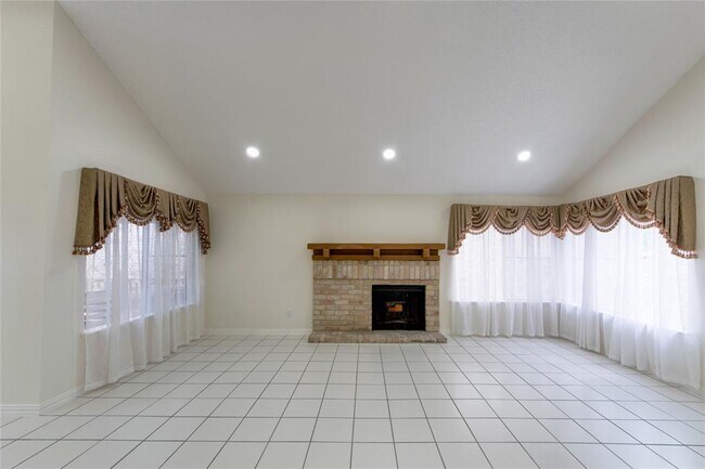 Building Photo - 7723 Miller Glen Ln
