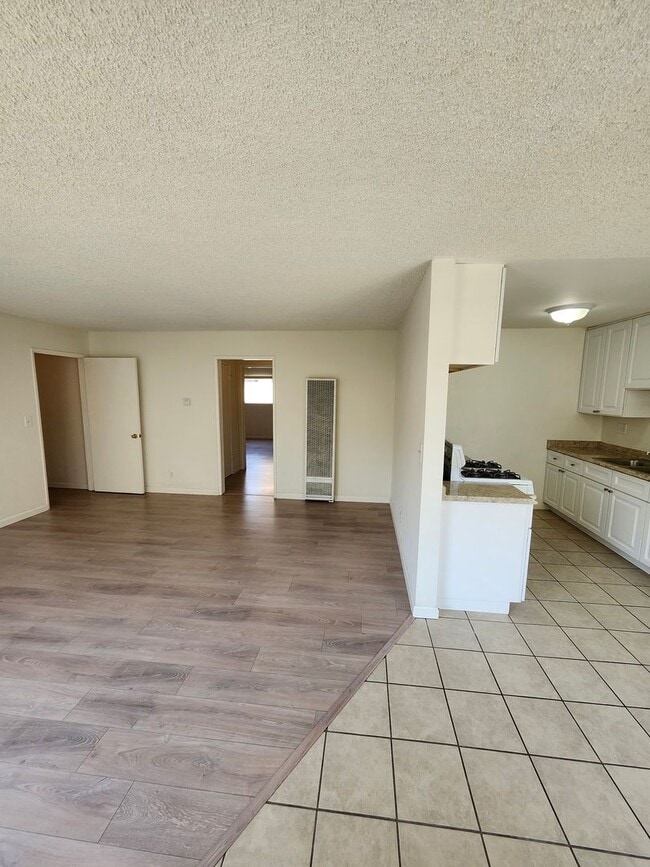 Building Photo - 438 Silverwood Ave