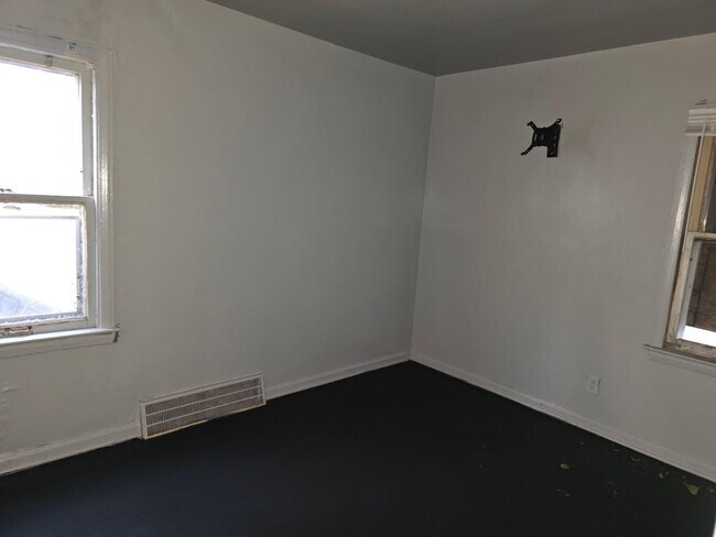 Building Photo - 9120 Winthrop St