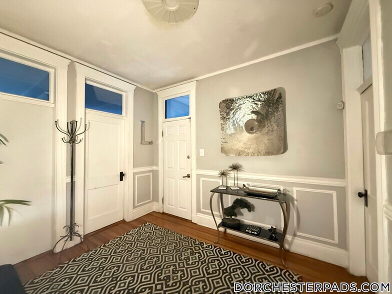 Building Photo - 40 Arbutus St