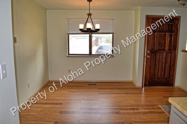 Building Photo - 6901 Freemont St