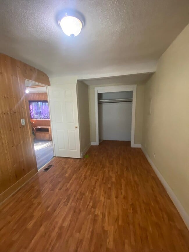 Building Photo - 2 BED | 1 BATH | SINGLE-LEVEL HOME | NORTH