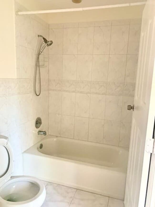 Building Photo - 107 Gibraltar St