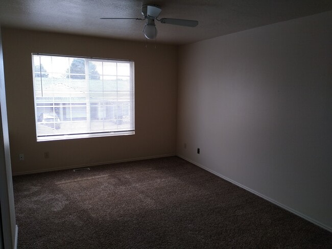Building Photo - 334 S 400 E