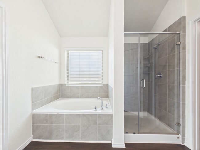 Building Photo - Brisa