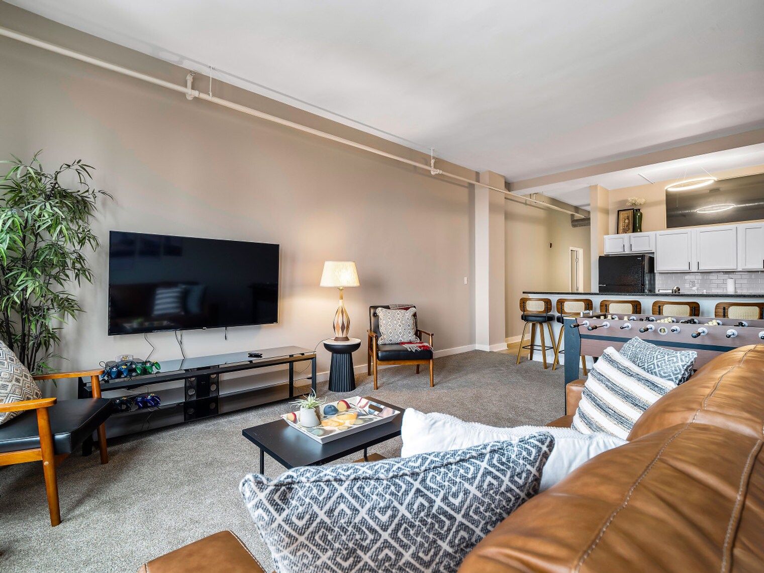 Building Photo - 1211 W 9th St