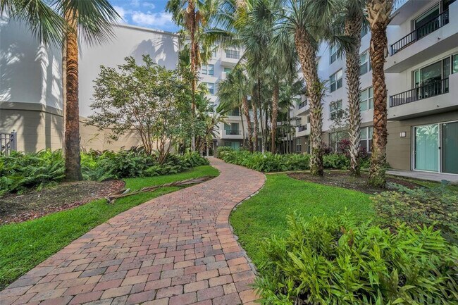 Building Photo - 2421 NE 65th St