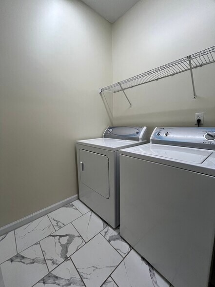 Building Photo - 532 Lionshead Rd