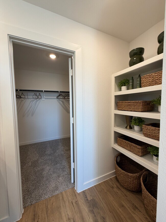 Building Photo - 3550 Blue Mockingbird St