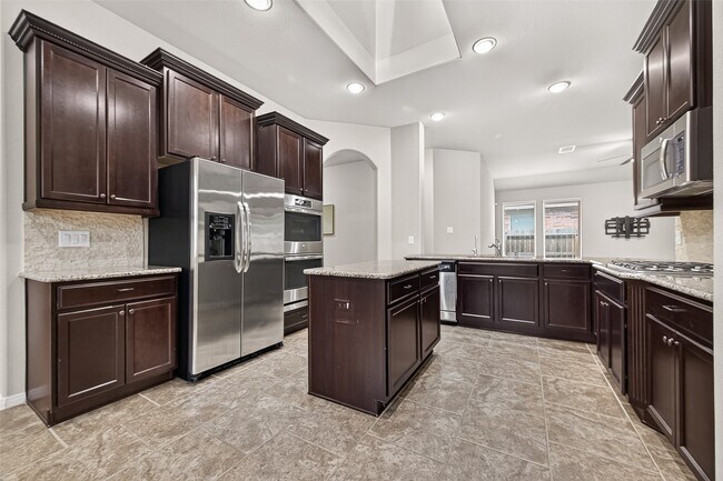 Building Photo - 24311 Piazza Dr