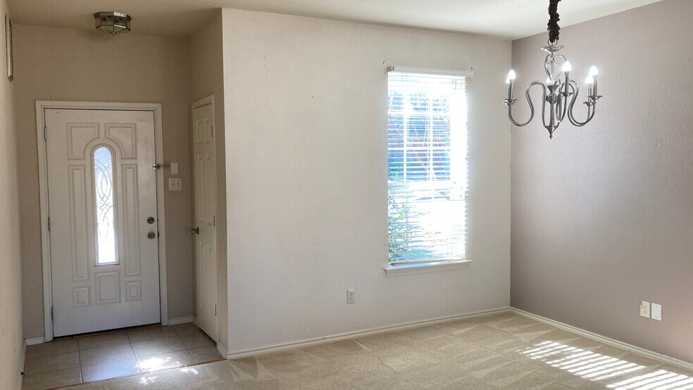 Building Photo - 340 Turquoise Dr