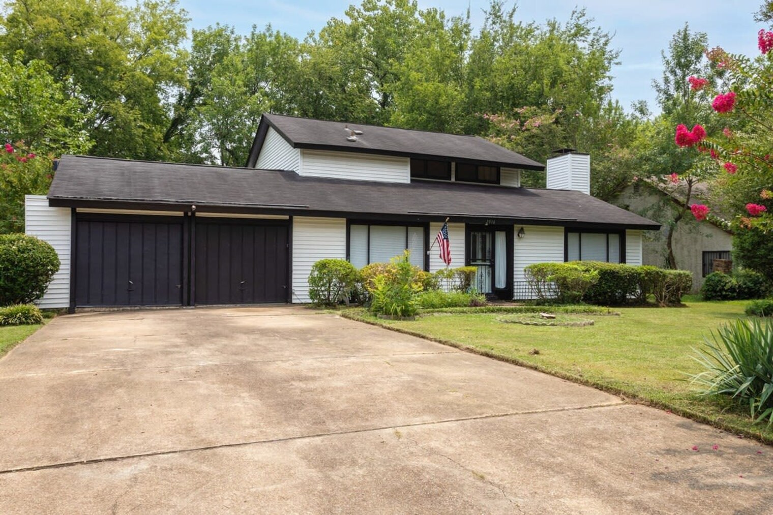Building Photo - 2916 Moorcroft Dr