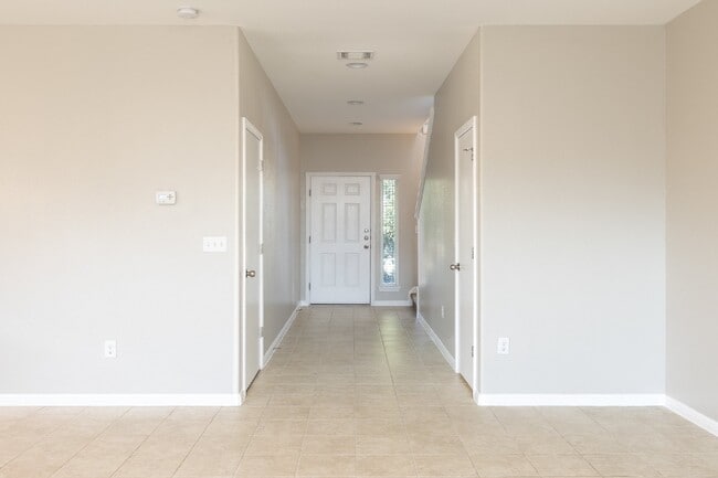 Building Photo - 4 Bedroom Home Available for September Move-In
