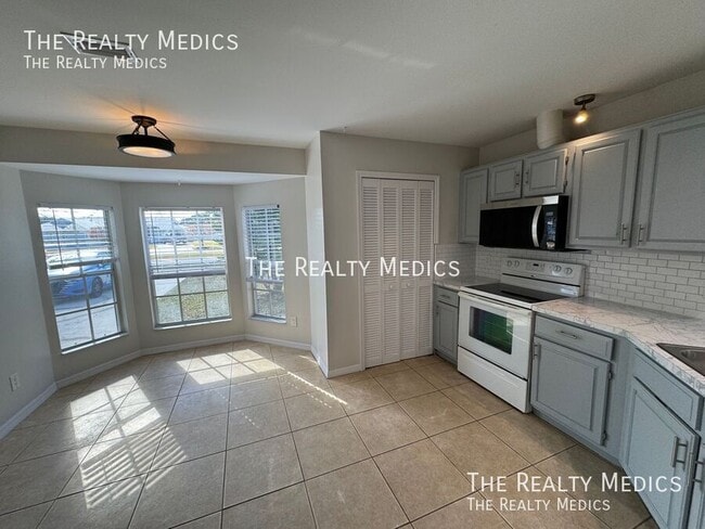 Building Photo - 20515 Macon Pkwy