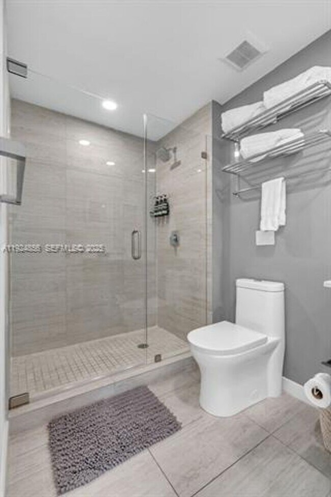 Building Photo - 3900 Biscayne Blvd