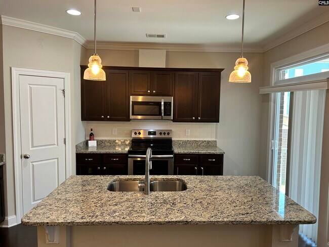 Building Photo - 905 Layton Way