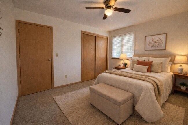 Building Photo - 2402 Fremont Ave