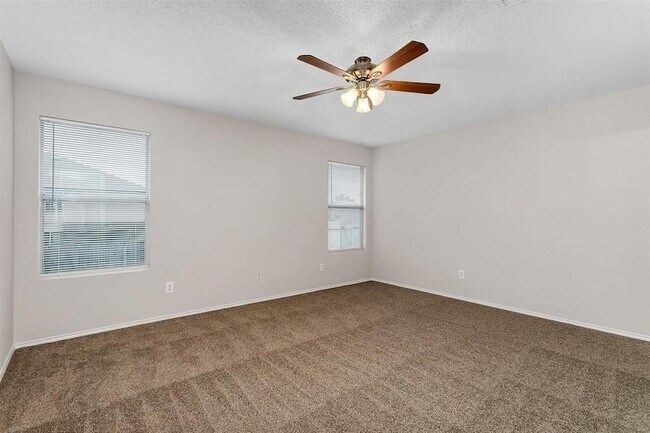 Building Photo - 2152 Laughlin Rd