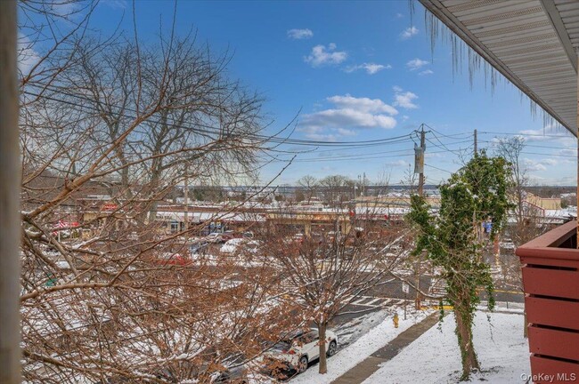 Building Photo - 437 Pelham Rd