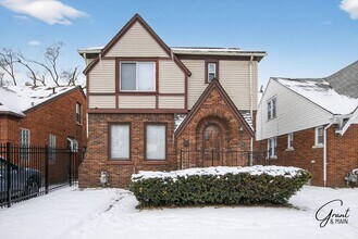 Building Photo - $1350 3 bedrooms