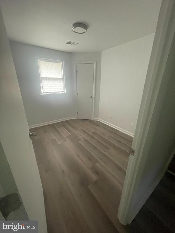Building Photo - 6837 Glenwood Ct