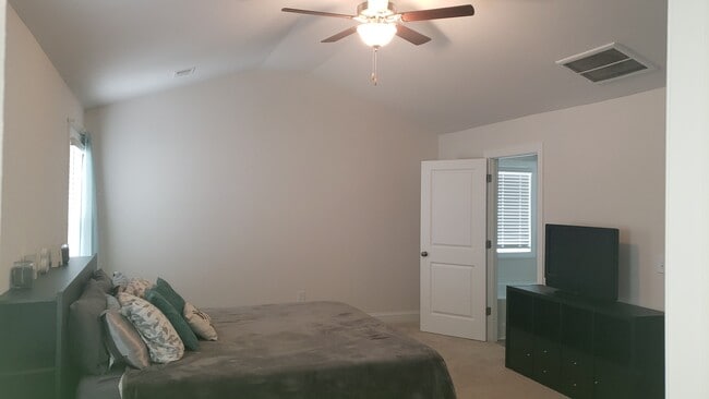 Building Photo - 413 Marietta Ln