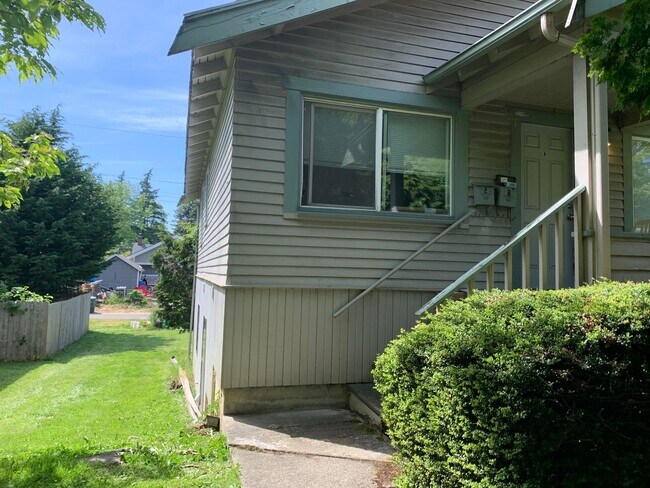 Building Photo - 1149 Humboldt St