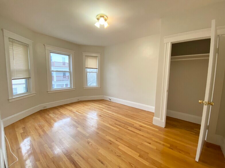 Building Photo - 40 Sudan St