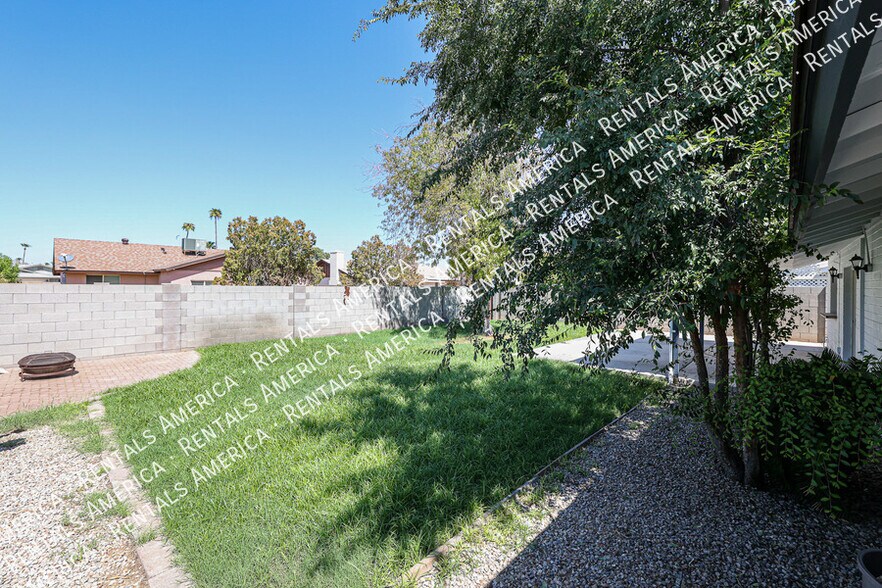 Building Photo - 1944 E Richards Dr