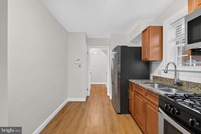 Building Photo - 406 Gilmoure Dr