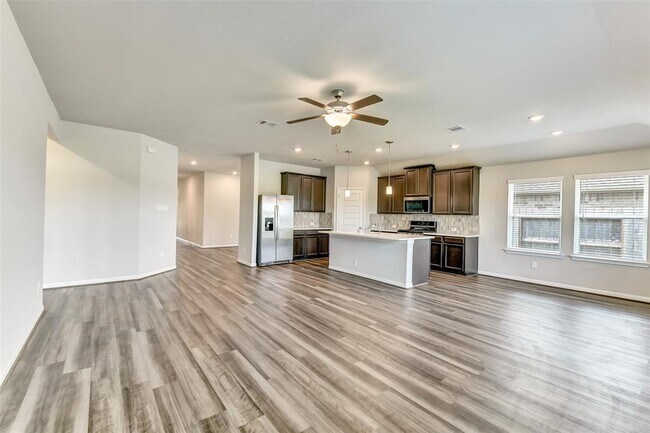 Building Photo - 1210 Oak Barrel Run