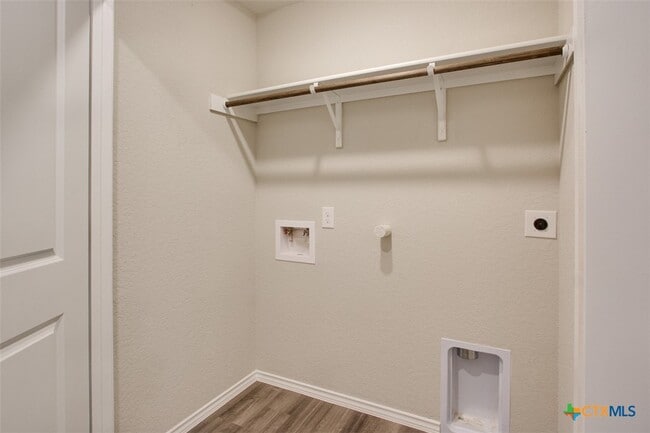 Building Photo - 1915 Chiffchaff